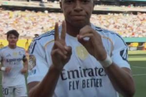 悼念若塔！姆巴佩侧勾破门后，向镜头比出20手势